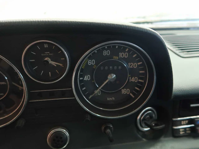Mercedes 220 barnfind - afbeelding 50 van  62