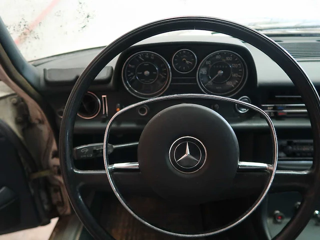Mercedes 220 barnfind - afbeelding 52 van  62