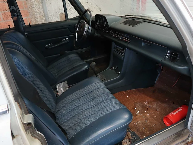 Mercedes 220 barnfind - afbeelding 54 van  62