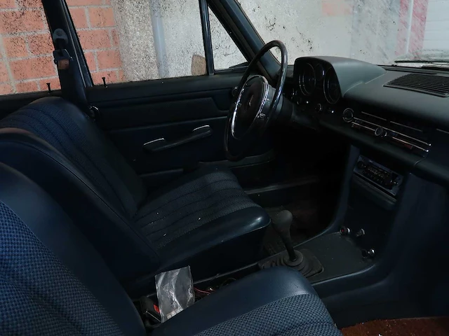 Mercedes 220 barnfind - afbeelding 55 van  62