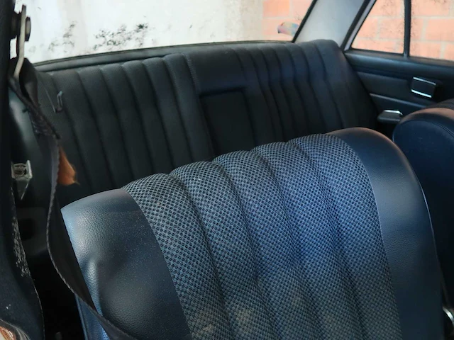Mercedes 220 barnfind - afbeelding 56 van  62