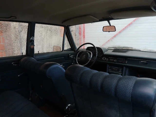 Mercedes 220 barnfind - afbeelding 57 van  62