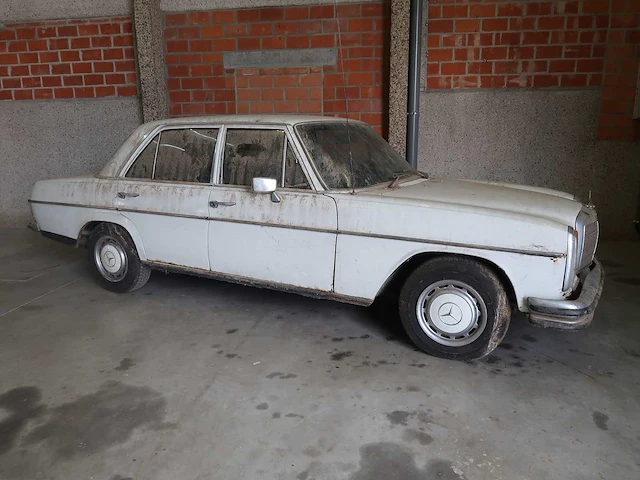 Mercedes 220 barnfind - afbeelding 9 van  62