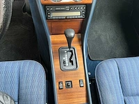 Mercedes 230 oldtimer uit 1990 - afbeelding 6 van  41