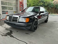 Mercedes 230 oldtimer uit 1990 - afbeelding 1 van  41