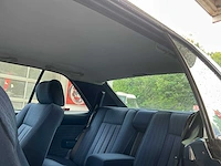 Mercedes 230 oldtimer uit 1990 - afbeelding 14 van  41