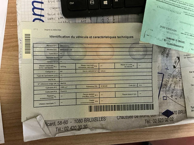 Mercedes 230 oldtimer uit 1990 - afbeelding 30 van  41