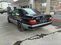 Mercedes 230 oldtimer uit 1990 - afbeelding 23 van  41