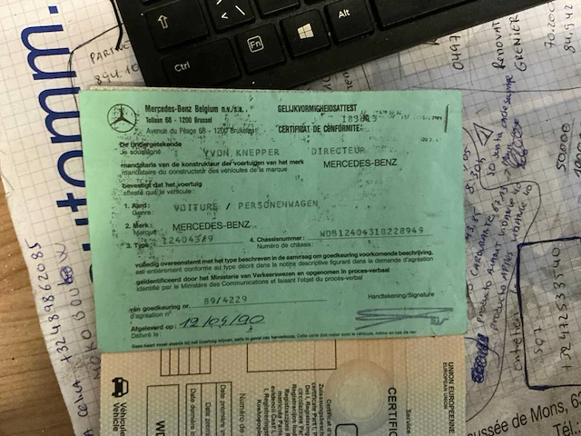 Mercedes 230 oldtimer uit 1990 - afbeelding 35 van  41
