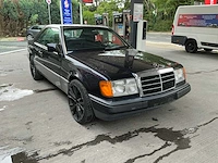 Mercedes 230 oldtimer uit 1990 - afbeelding 39 van  41