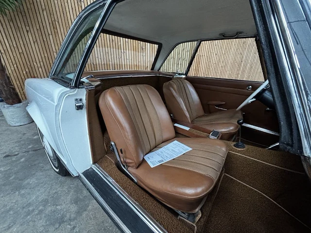 Mercedes 230 sl pagode - afbeelding 16 van  32
