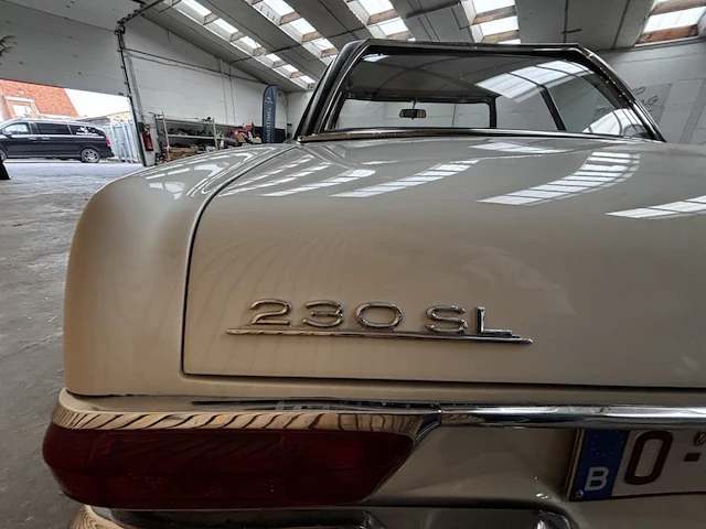 Mercedes 230 sl pagode - afbeelding 29 van  32