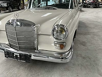 Mercedes 230 w110 - afbeelding 2 van  39