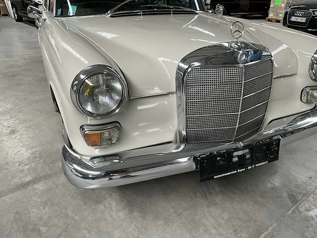 Mercedes 230 w110 - afbeelding 3 van  39