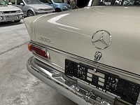 Mercedes 230 w110 - afbeelding 7 van  39