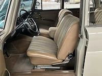 Mercedes 230 w110 - afbeelding 15 van  39