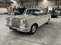 Mercedes 230 w110 - afbeelding 12 van  39