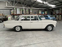 Mercedes 230 w110 - afbeelding 37 van  39