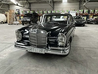 Mercedes 230s w111 - afbeelding 1 van  26