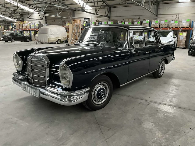 Mercedes 230s w111 - afbeelding 12 van  26