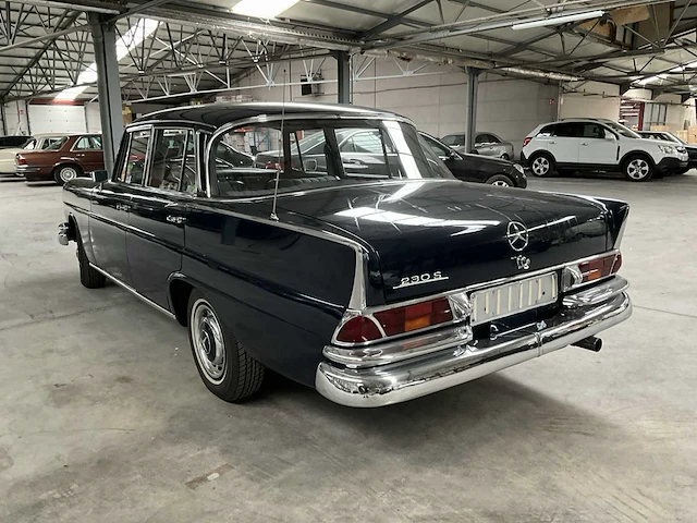 Mercedes 230s w111 - afbeelding 21 van  26