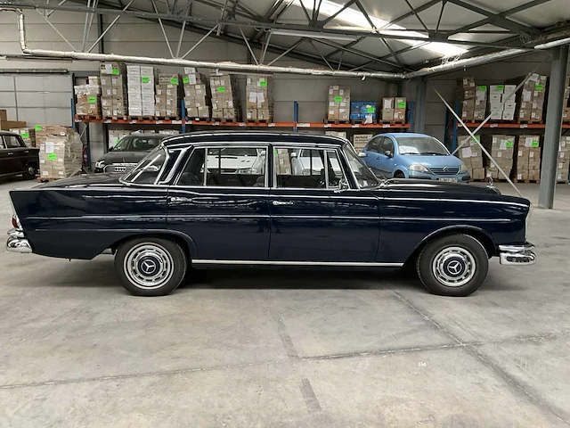 Mercedes 230s w111 - afbeelding 24 van  26