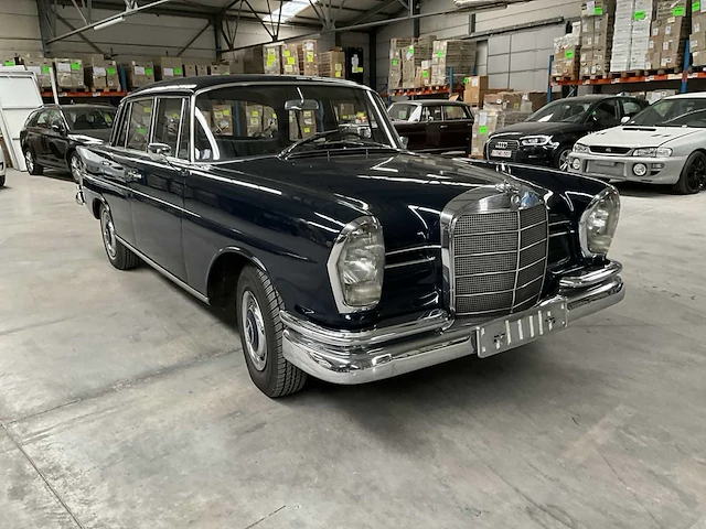 Mercedes 230s w111 - afbeelding 25 van  26