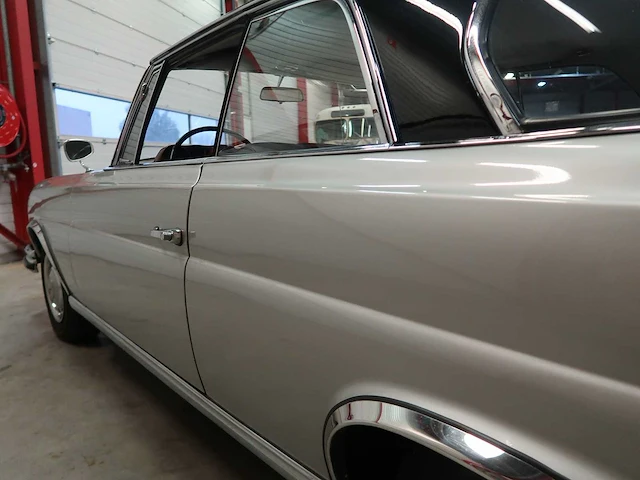 Mercedes 250 coupé - afbeelding 15 van  59