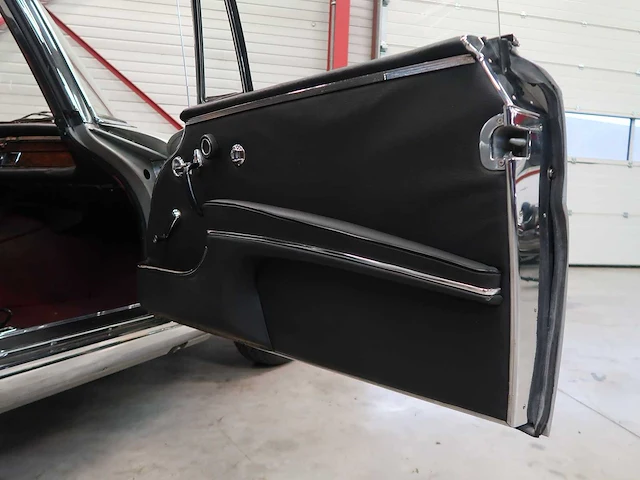Mercedes 250 coupé - afbeelding 33 van  59