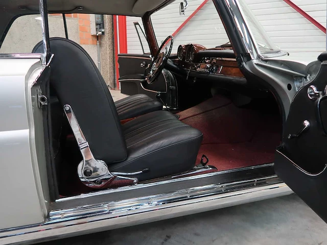 Mercedes 250 coupé - afbeelding 36 van  59