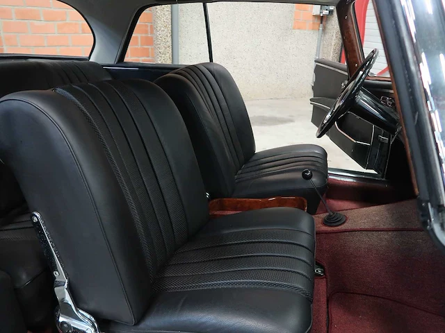 Mercedes 250 coupé - afbeelding 38 van  59