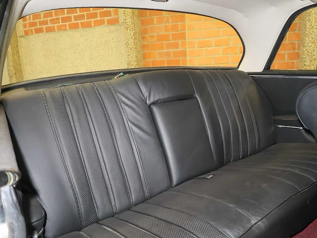 Mercedes 250 coupé - afbeelding 40 van  59