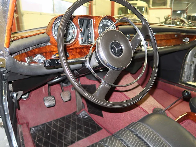 Mercedes 250 coupé - afbeelding 42 van  59