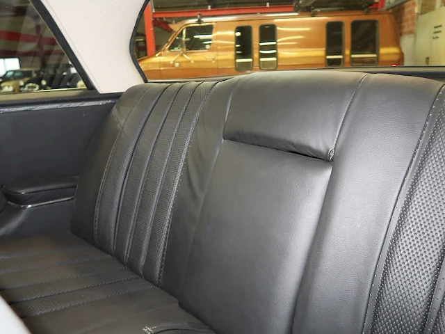 Mercedes 250 coupé - afbeelding 44 van  59