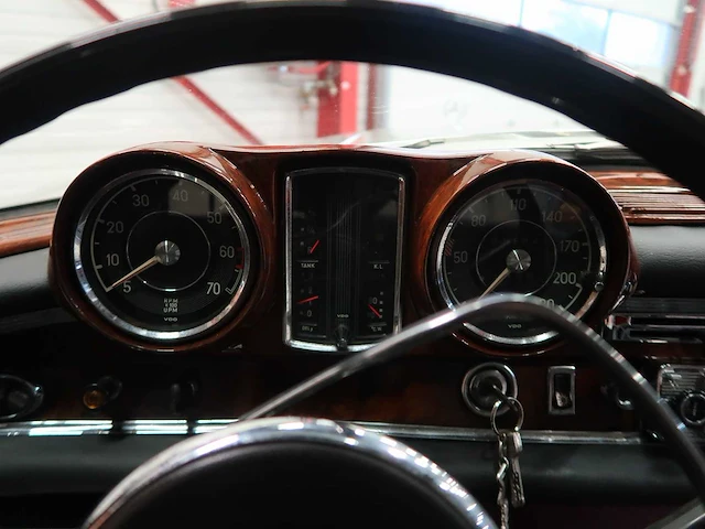 Mercedes 250 coupé - afbeelding 46 van  59