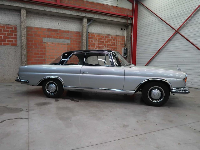 Mercedes 250 coupé - afbeelding 4 van  59