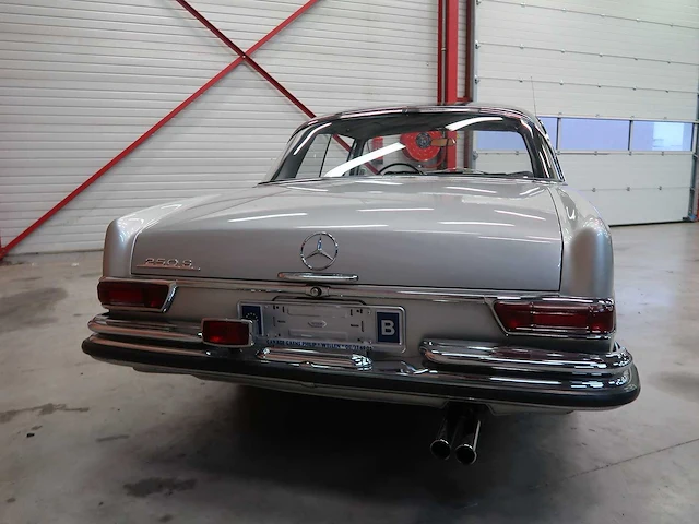 Mercedes 250 coupé - afbeelding 9 van  59