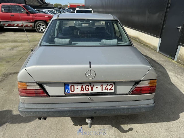 Mercedes 300d 4-mat - 1987 - afbeelding 8 van  12