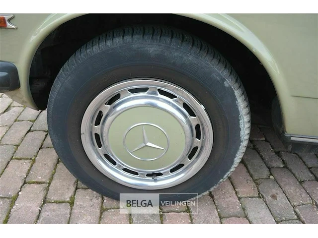 Mercedes 300d - afbeelding 16 van  37