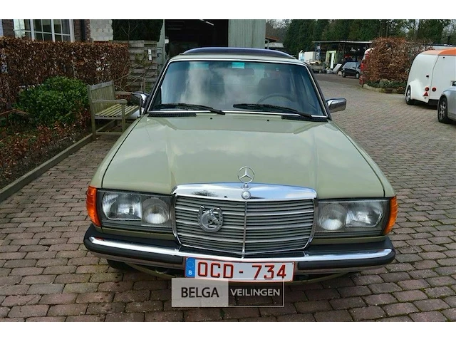 Mercedes 300d - afbeelding 23 van  37