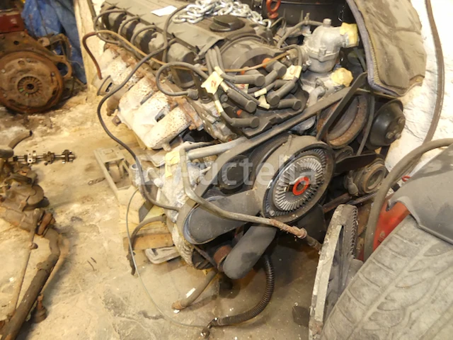 Mercedes 300sl (r129) motor en versnellingsbak - afbeelding 1 van  6