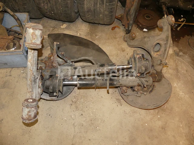 Mercedes 300sl (r129) motor en versnellingsbak - afbeelding 2 van  6