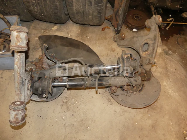 Mercedes 300sl (r129) motor en versnellingsbak - afbeelding 6 van  6