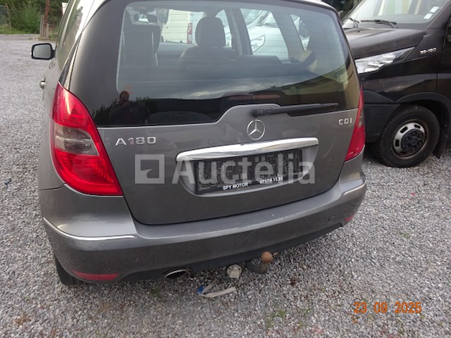 Mercedes a180 cdi - afbeelding 23 van  31