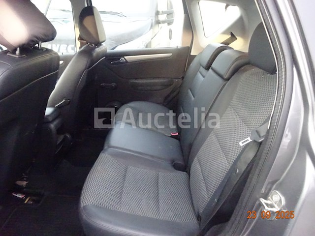 Mercedes a180 cdi - afbeelding 30 van  31