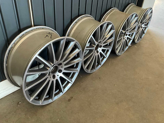 Mercedes amg 20” velgen 4 stuks - afbeelding 12 van  19