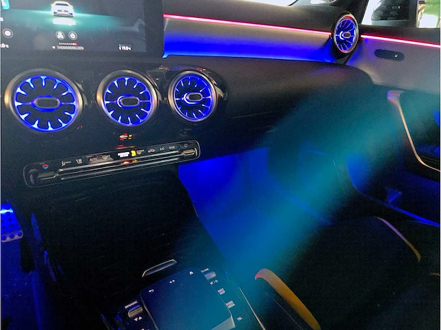 Mercedes-amg a45 s 4matic+ - afbeelding 33 van  54