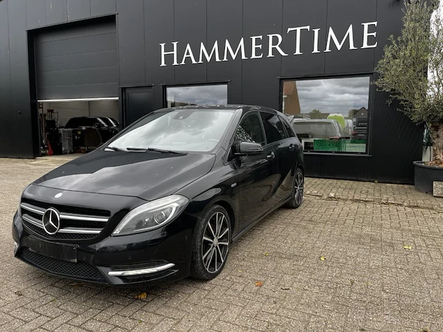 Mercedes b, 2011 - afbeelding 1 van  46