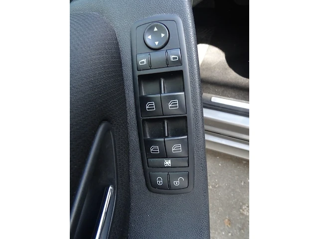 Mercedes b180 cdi - afbeelding 6 van  26