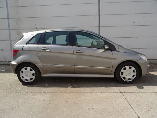 Mercedes b180 cdi - afbeelding 20 van  26